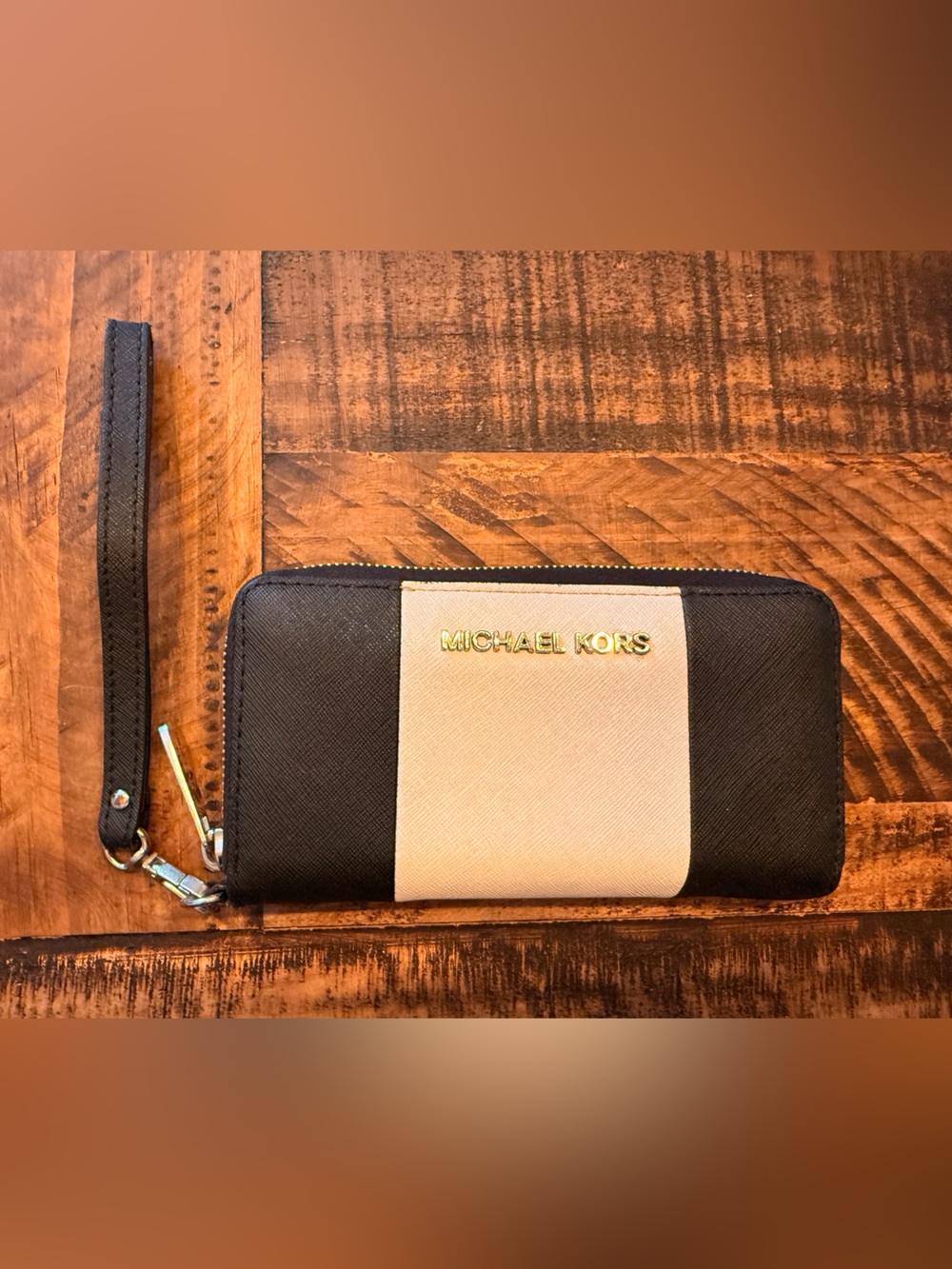 Michael Kors Black and Cream Colorblock Zip Wristlet